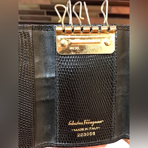Salvatore Ferragamo 6-Key Holder Vara Ribbon Leather Case ππ₯π€ - Picture 12 of 17